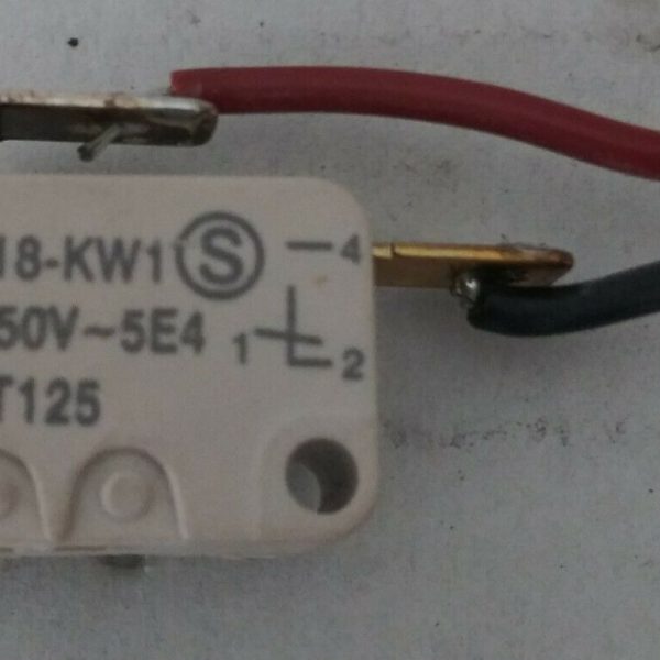 MICROINTERRUTTORE CH118 KW1 X SISTEMA STIRANTE con 2 fili già saldati N.27